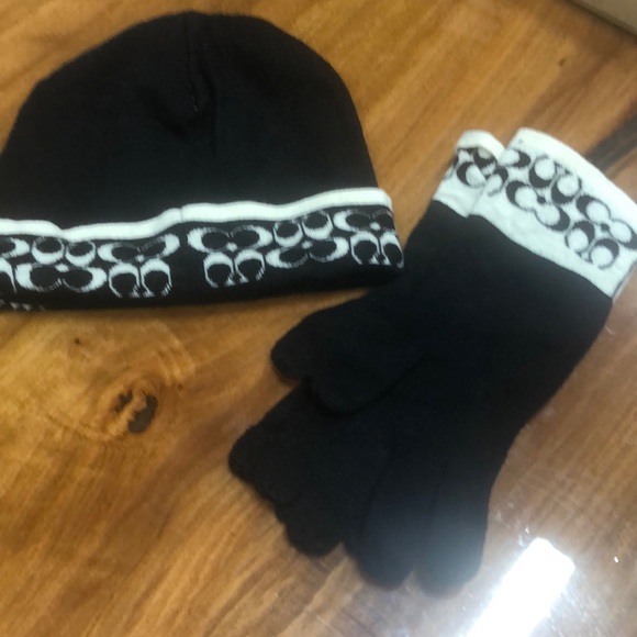 Coach hat and glove combo